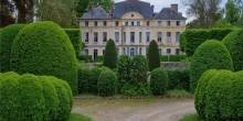 Catherine Deneuve Chateau Front