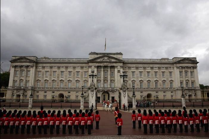 6-Buckingham Palace