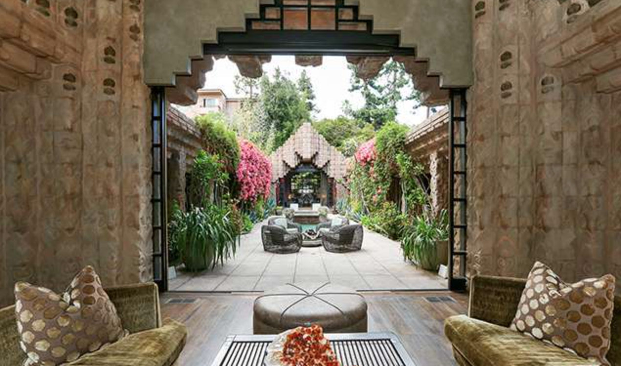 Open-air vistas of the courtyard