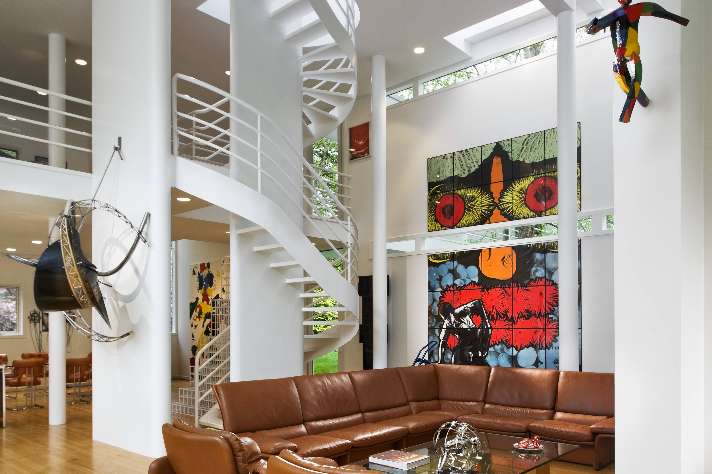 Spector Residence, Location: Old Westbury NY, Architect:Richard Meier. Owner/architect Michael Spector restored a Richard Meier house.