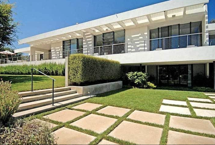 Jennifer Aniston's Bel-Air Home - Image Courtesy of Curbed.