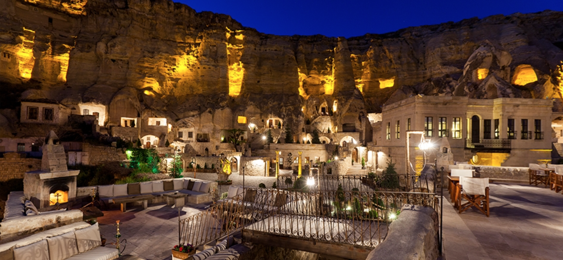The hotel has 40 rooms which can accommodate 80 guests.