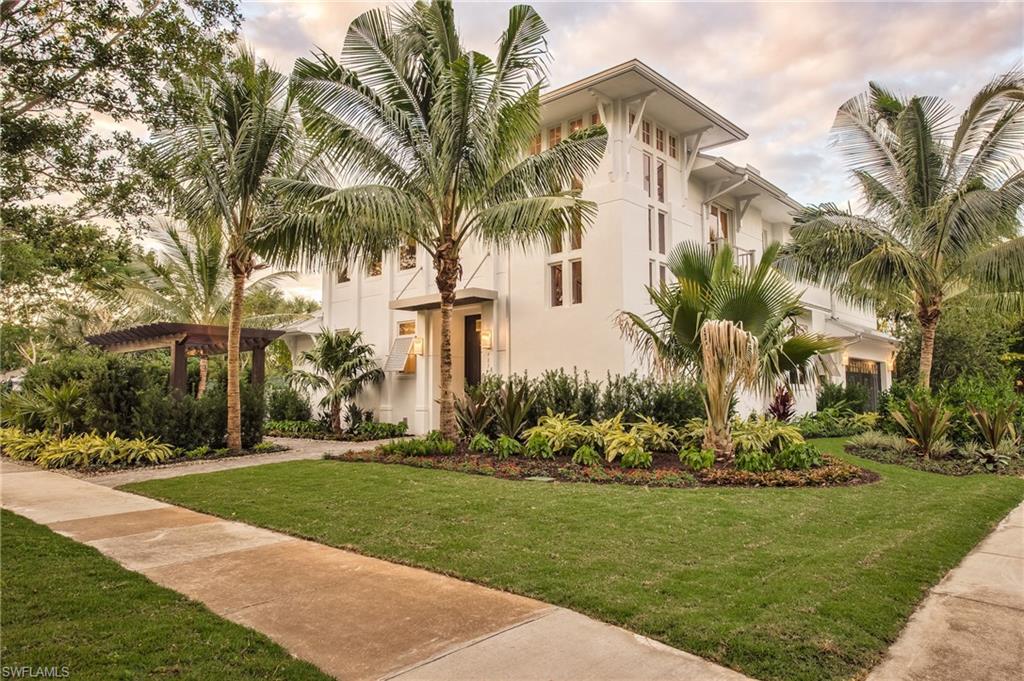 489 1st Ave S, Naples, FL 34102 is listed for $3,999,000 by Dante DiSabato