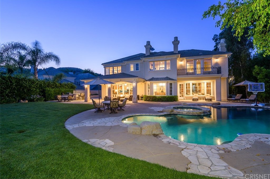 Kendrick Lamar Calabasas house backyard and pool