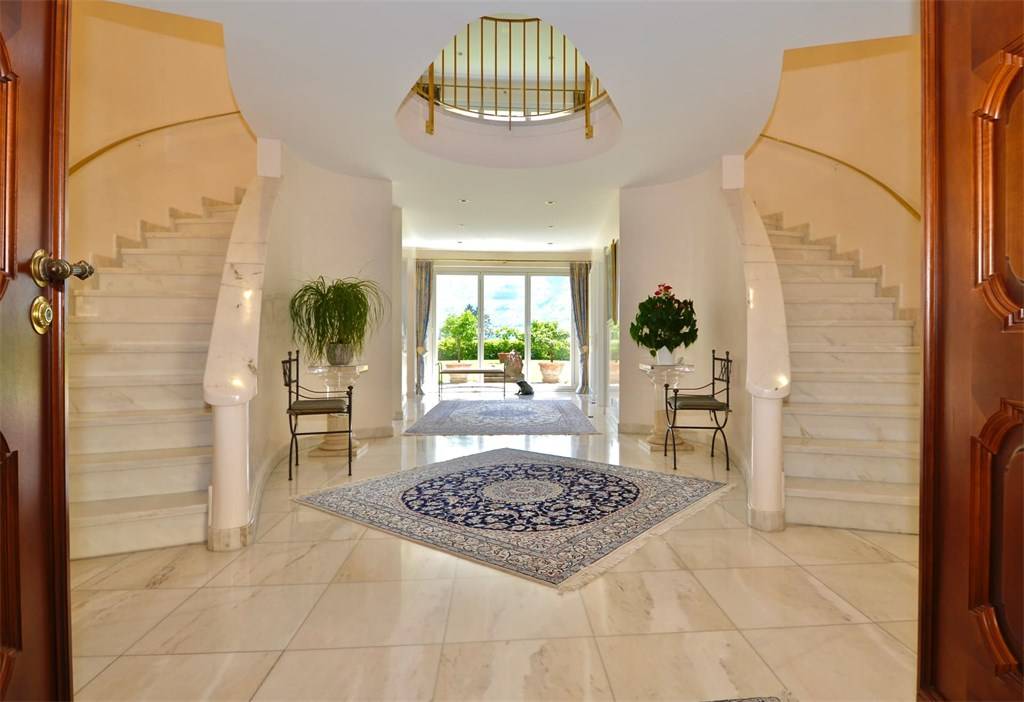 Grand Entranceways 
