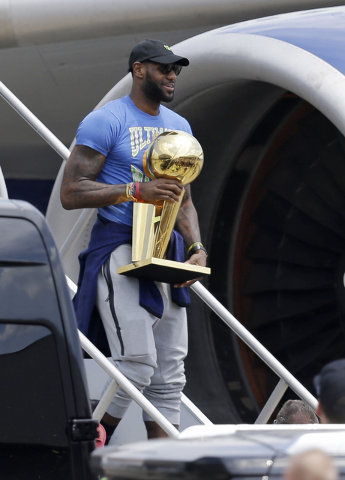 LeBron_James_NBA_Champ_Trophy_Plane