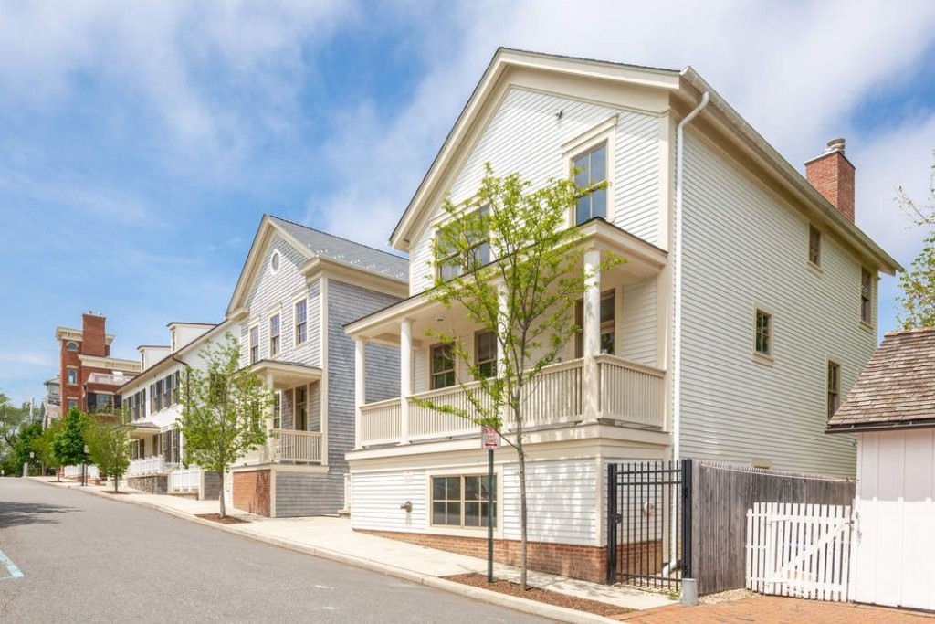 Sag_Harbor_Townhouse_Cottage