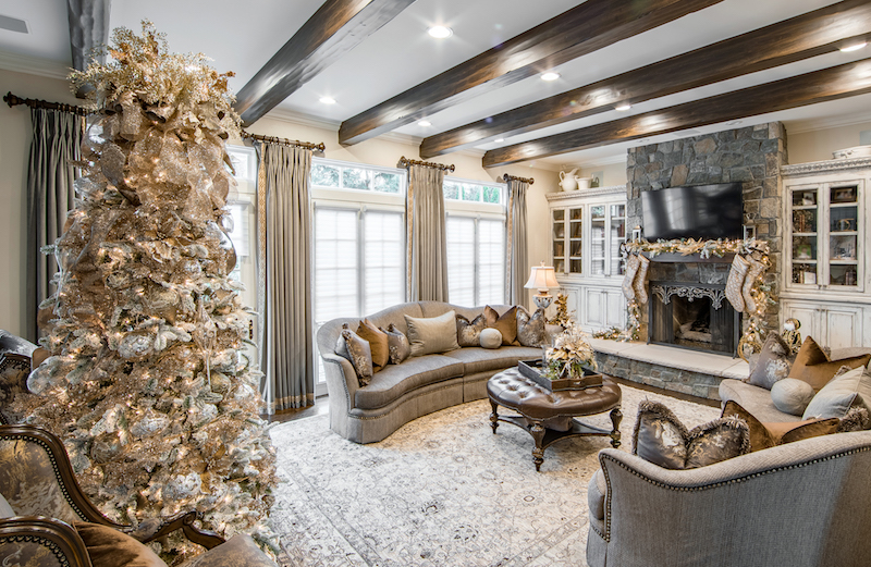 Linly-Designs-Luxury-Christmas-Decor-and-Decorating-4